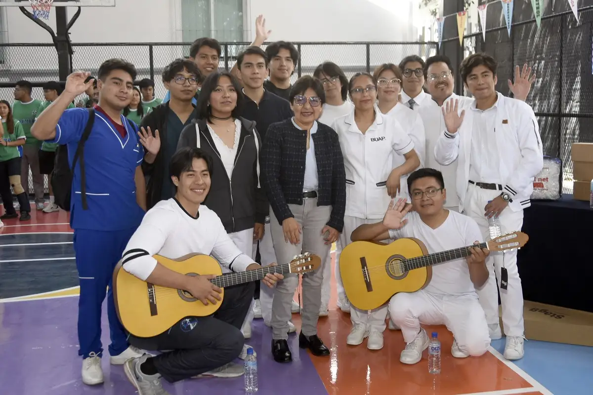 Inaugura Rectora Lilia Cedillo cancha deportiva y espacios de esparcimiento en el Área de la Salud