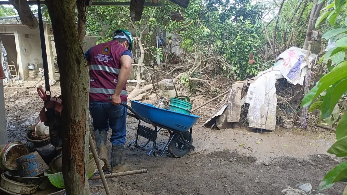 Emiten Declaratoria de Desastre Natural por lluvias; Pahuatlán y Tlacuilotepec continúan incomunicados 2 Pahuatlán y Tlacuilotepec continúan incomunicados