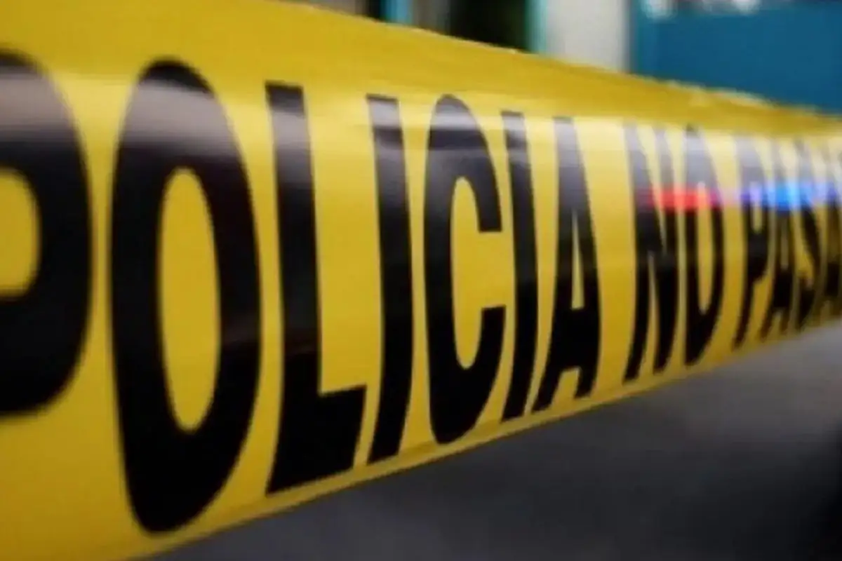 Pasajeros golpean a delincuentes