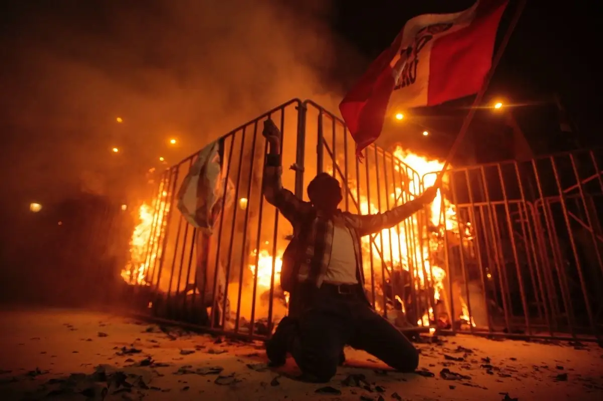 Protestas en Perú dejan un muerto y más de 100 heridos