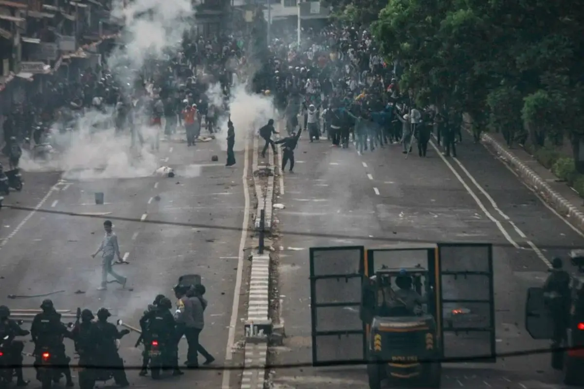 Protestas en Perú dejan un muerto y más de 100 heridos