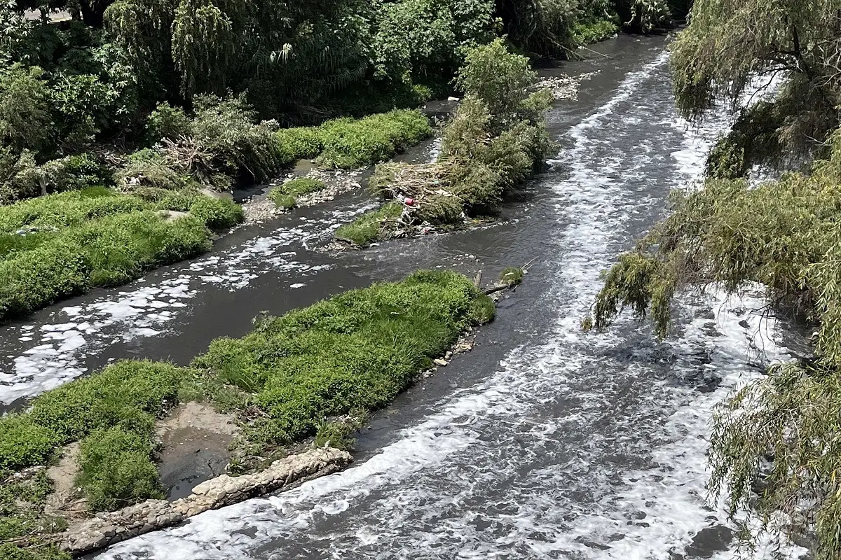 Alcaldes son omisos con las descargas al Atoyac