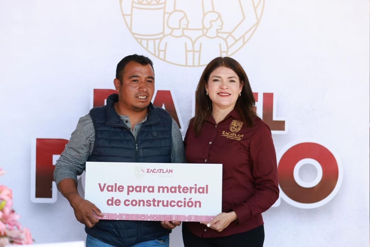 Bety Sánchez entrega más de 20 apoyos sociales en el “Día del Pueblo”