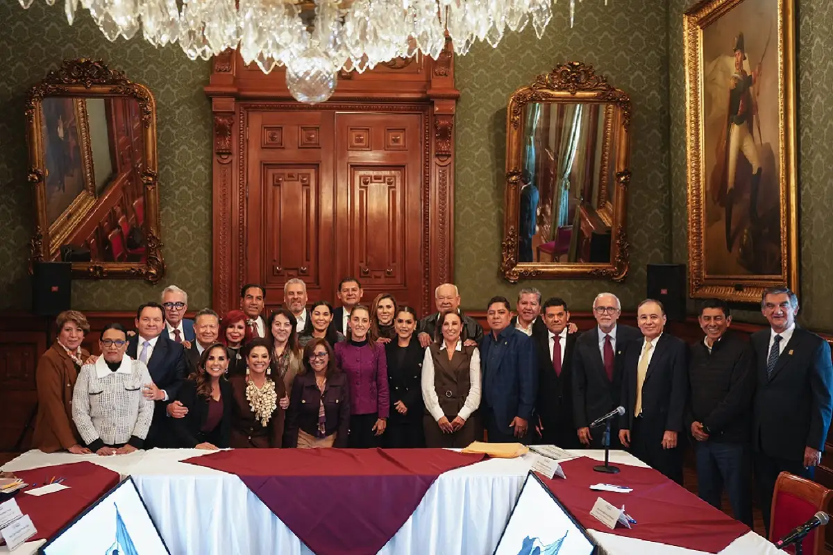 Eficiencia en distribución de medicamentos en Puebla, Armenta tras reunión con Claudia Sheinbaum