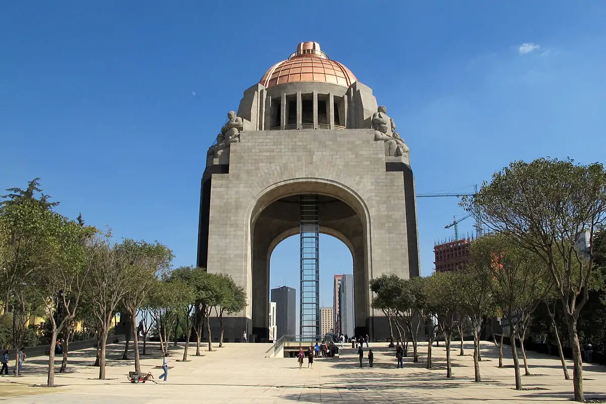 El Monumento a la Revolución un emblema construido sobre las ruinas del Porfiriato