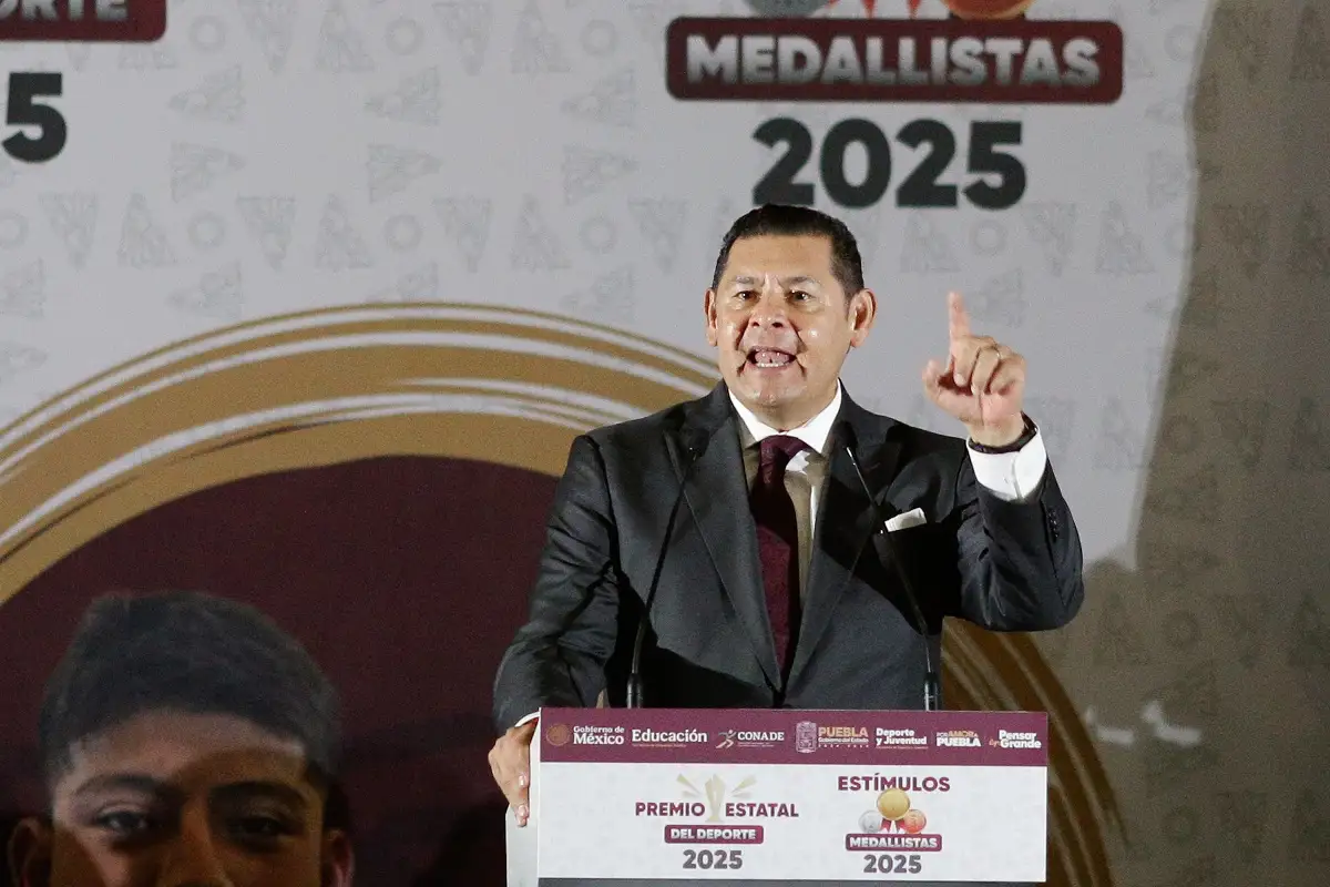 Entrega Armenta 20 mdp en premios a deportistas poblanos