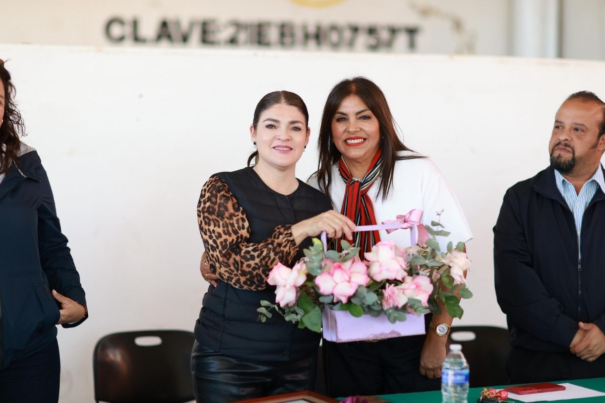 EscuelasDe10- Ayuntamiento de Zacatlán dignifica espacios del bachillerato Baudelio Serafín Sosa turno vespertino