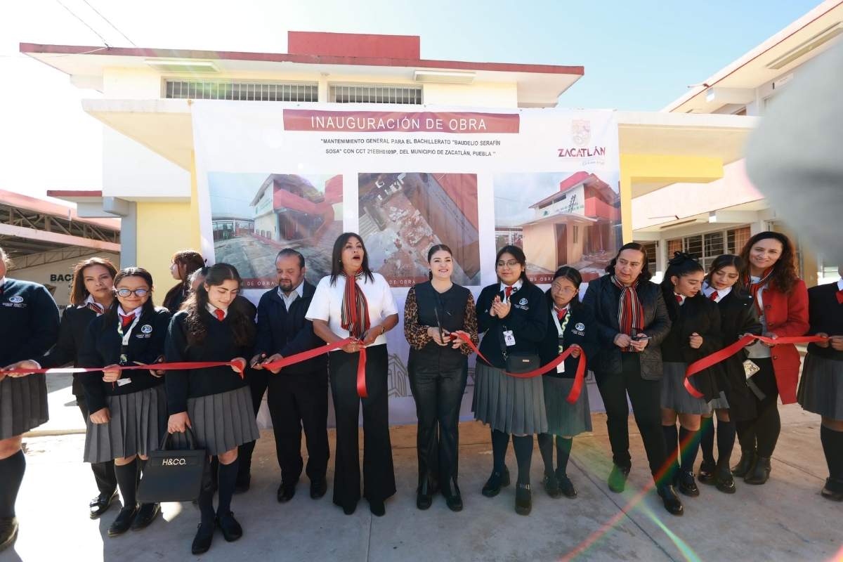 EscuelasDe10- Ayuntamiento de Zacatlán dignifica espacios del bachillerato Baudelio Serafín Sosa turno vespertino1
