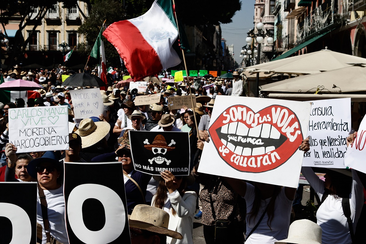 Ex alcaldes panistas nutrieron la marcha de la Generación Z en Puebla