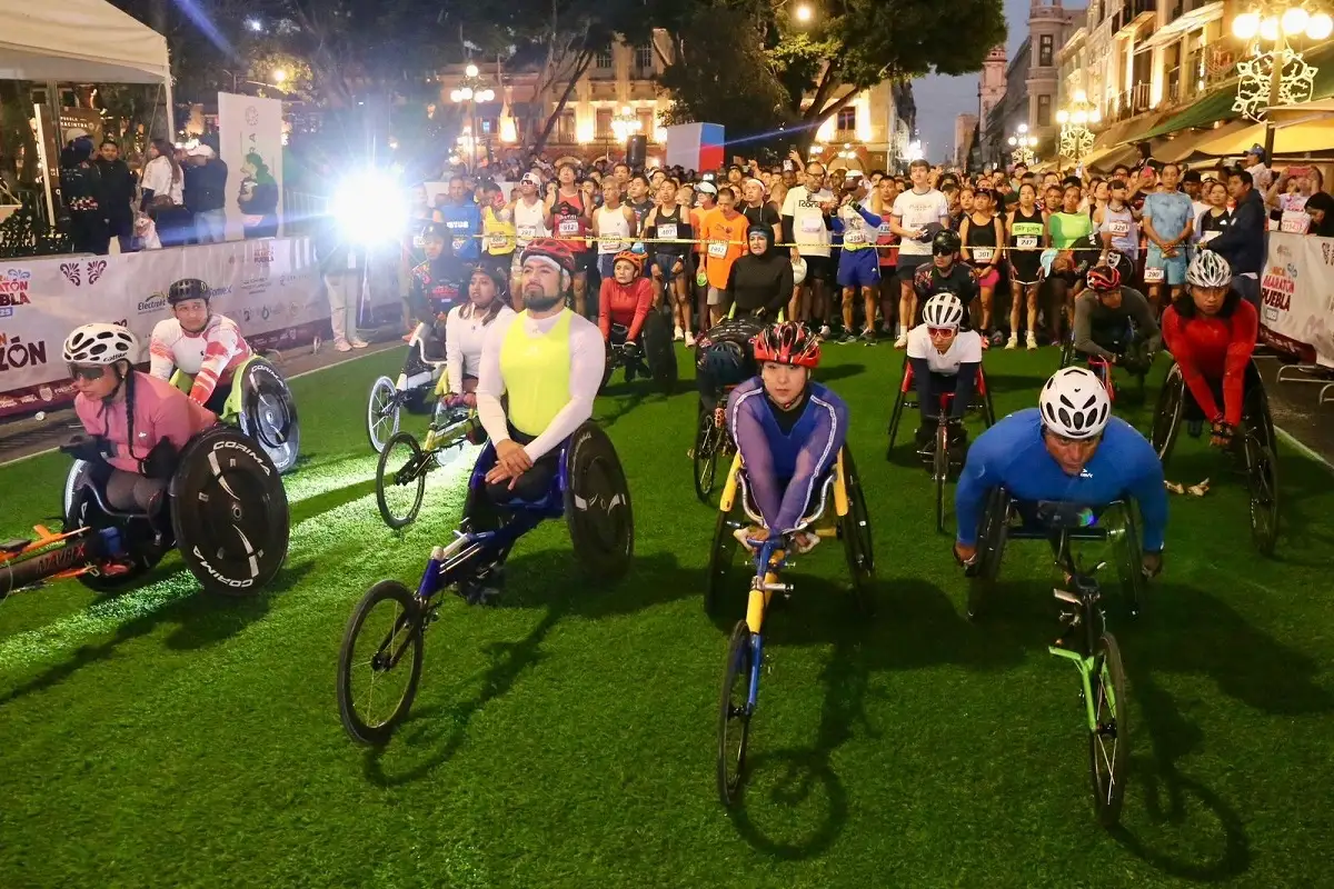 Fiesta deportiva reúne a 20 mil personas en el Maratón de Puebla 2025