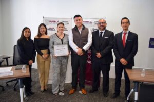 Gobierno de Puebla entrega reconocimiento a Zacatlán por su simplificación de trámites
