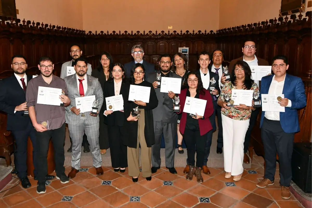 Se entrega Premio a la Mejor Tesis de Posgrado BUAP 2025 1 Se entrega Premio a la Mejor Tesis de Posgrado BUAP 2025