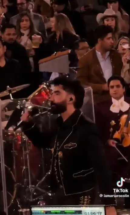 ¿Estaba Alejandro Fernández borracho en Palenque de Querétaro?