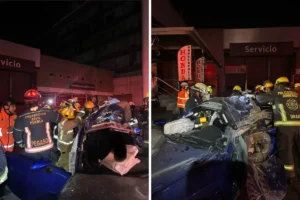 Durante arrancones en la Vía Atlixcáyotl, mueren dos al impactarse contra poste de luz