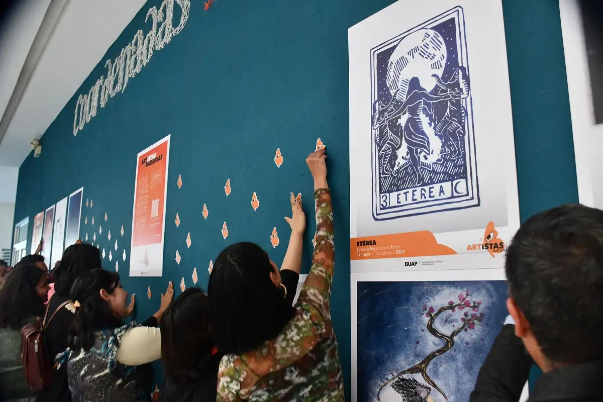 Se inaugura la exposición “Artistas Naranjas” en la Biblioteca Central Universitaria