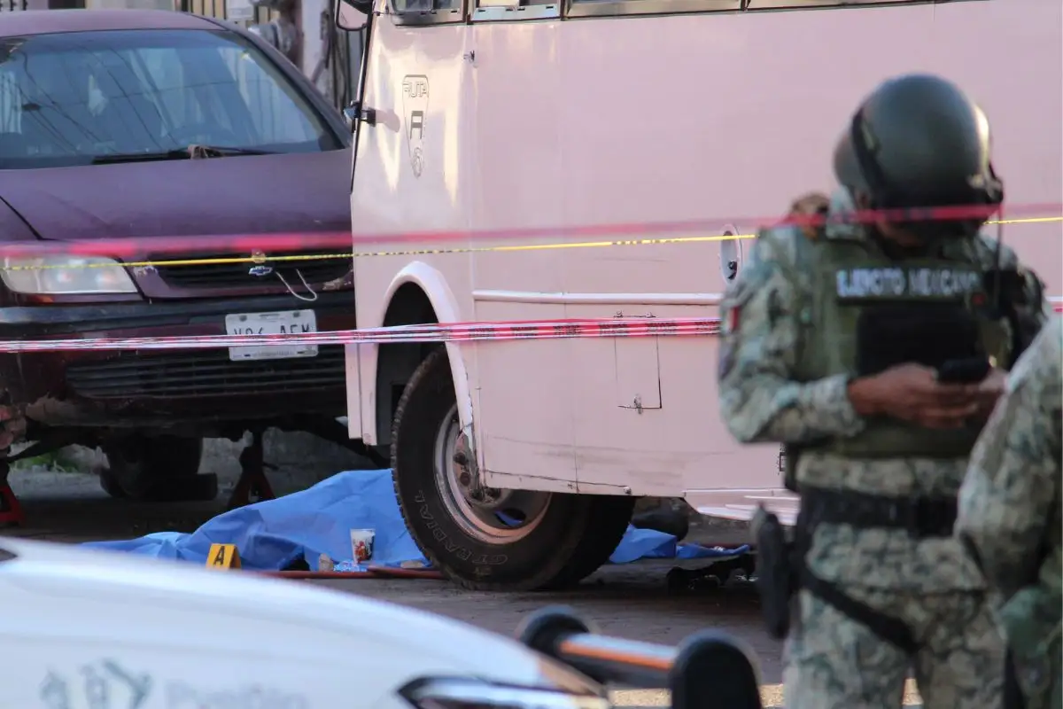 Balacera en la federal México-Puebla deja un delincuente muerto y otro herido