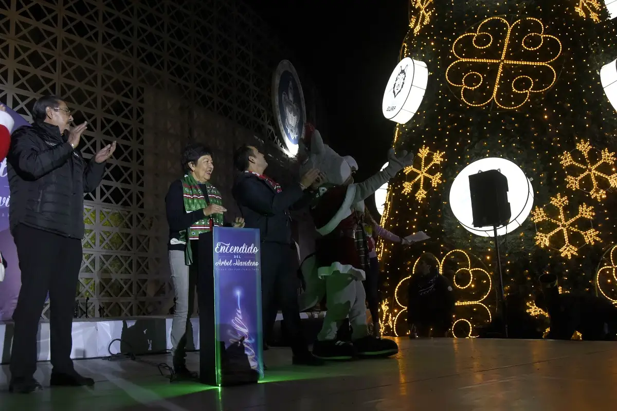 Ciudad Universitaria de la BUAP enciende el espíritu navideño
