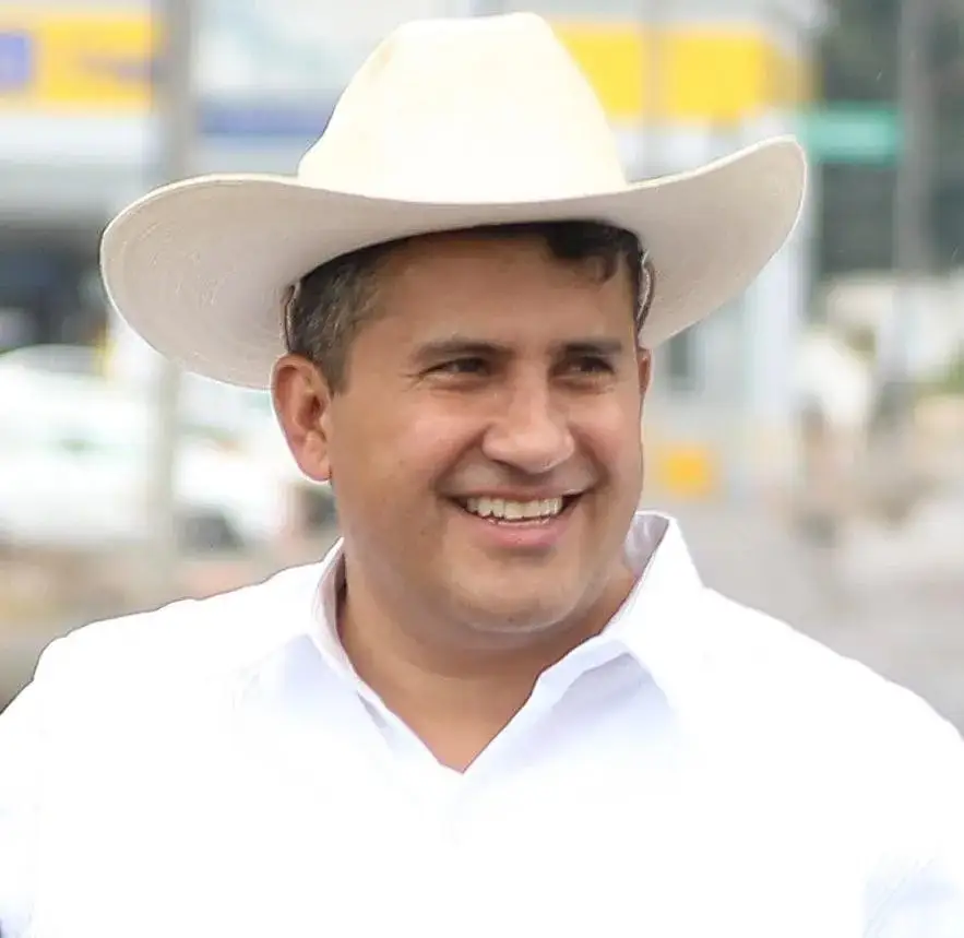 Detienen a escoltas de Carlos Manzo durante operativo en Uruapan