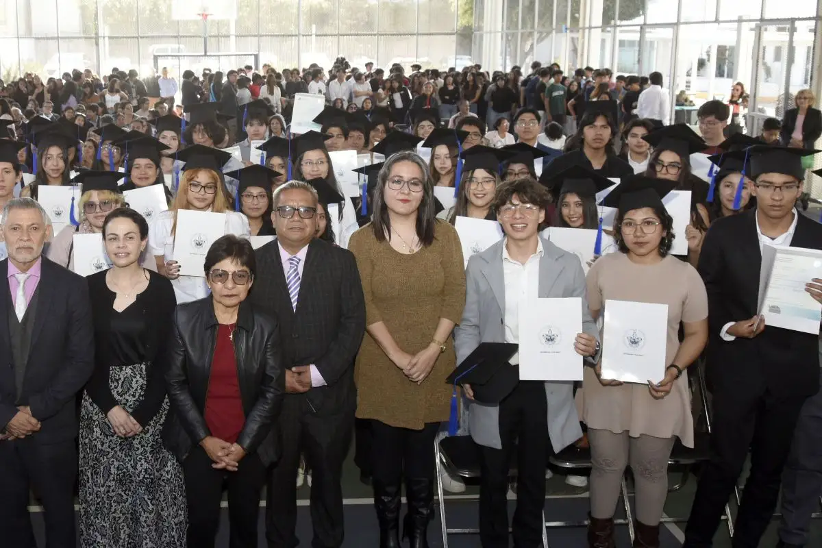 Rectora Lilia Cedillo destaca esfuerzo y perseverancia en los egresados del Bachillerato 5 de Mayo de la BUAP