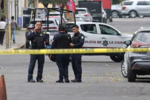 Balean a escolta de la SSC de Puebla en colonia Miguel Hidalgo