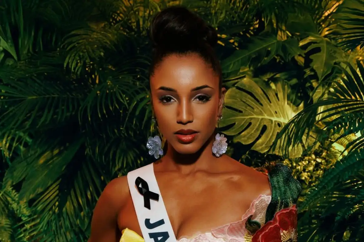 (VIDEO) Gabrielle Henry, Miss Jamaica, sufre aparatosa caída en preliminar de Miss Universo 2025 1 Gabrielle Henry se cayó en preliminar de Miss Universo 2025