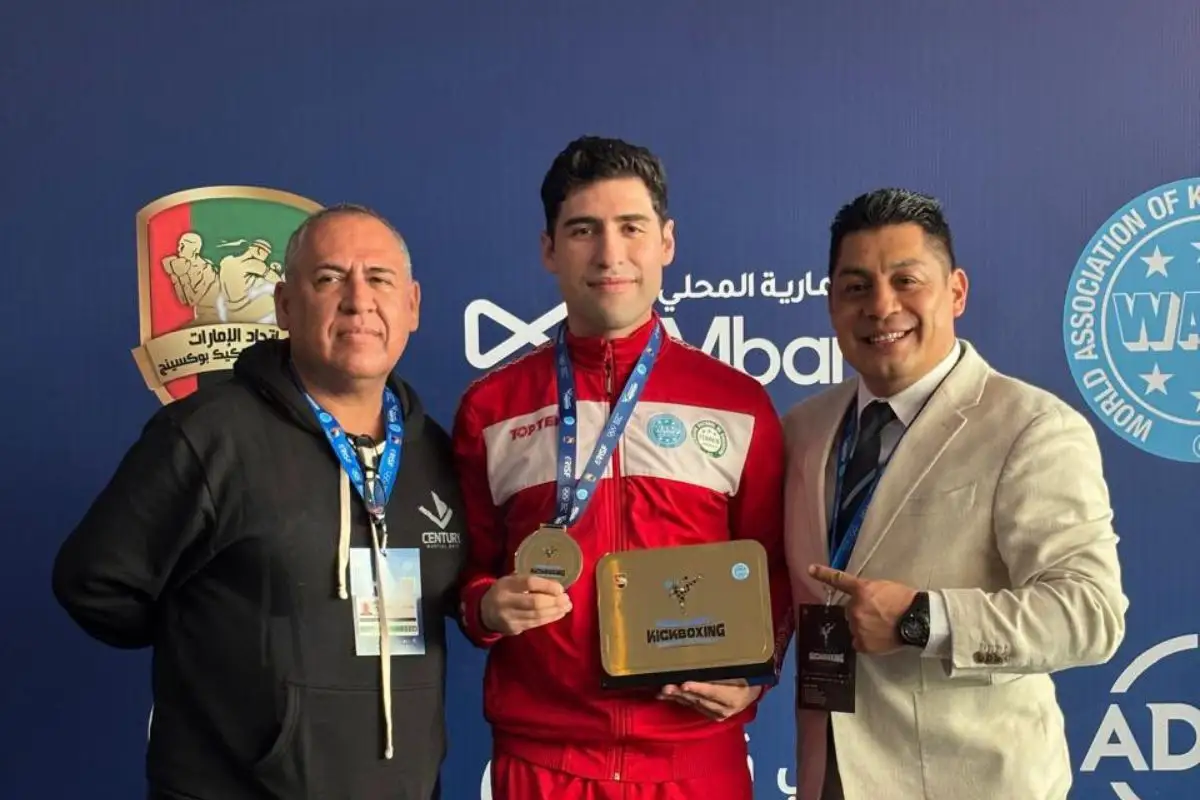 Héctor Solorio gana medalla de oro en el Mundial de Kickboxing Abu Dabi 2025