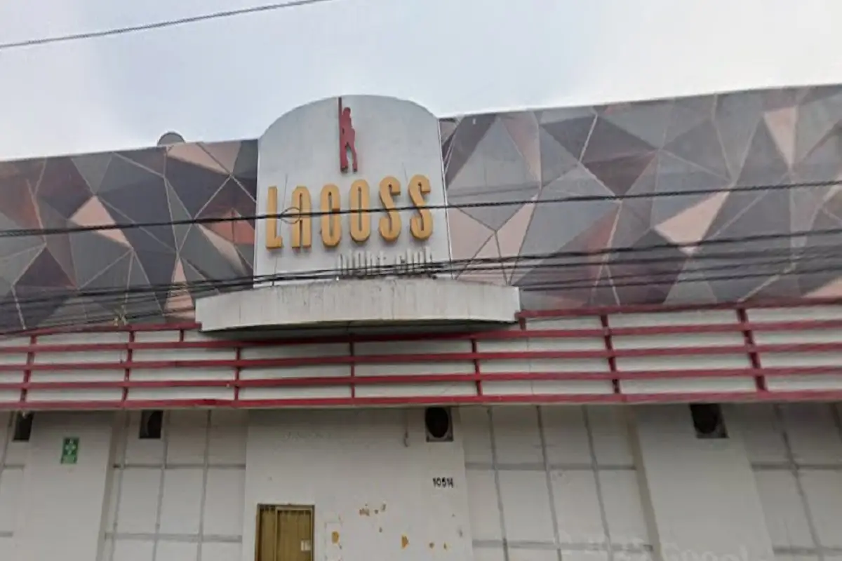 Comando provoca incendio en bar Lacoss de Puebla y cinco mueren