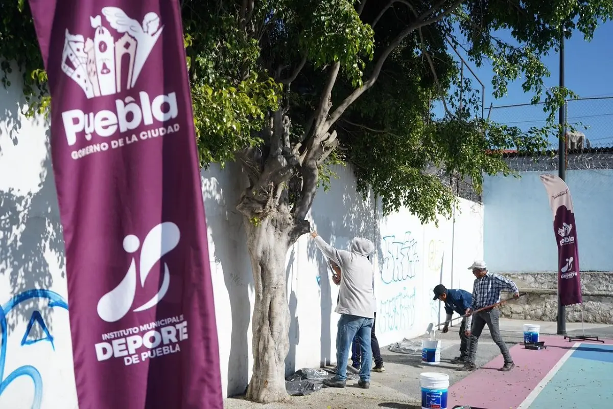 Realiza Gobierno de la Ciudad jornada de pintura en la Cancha de Usos Múltiples La María