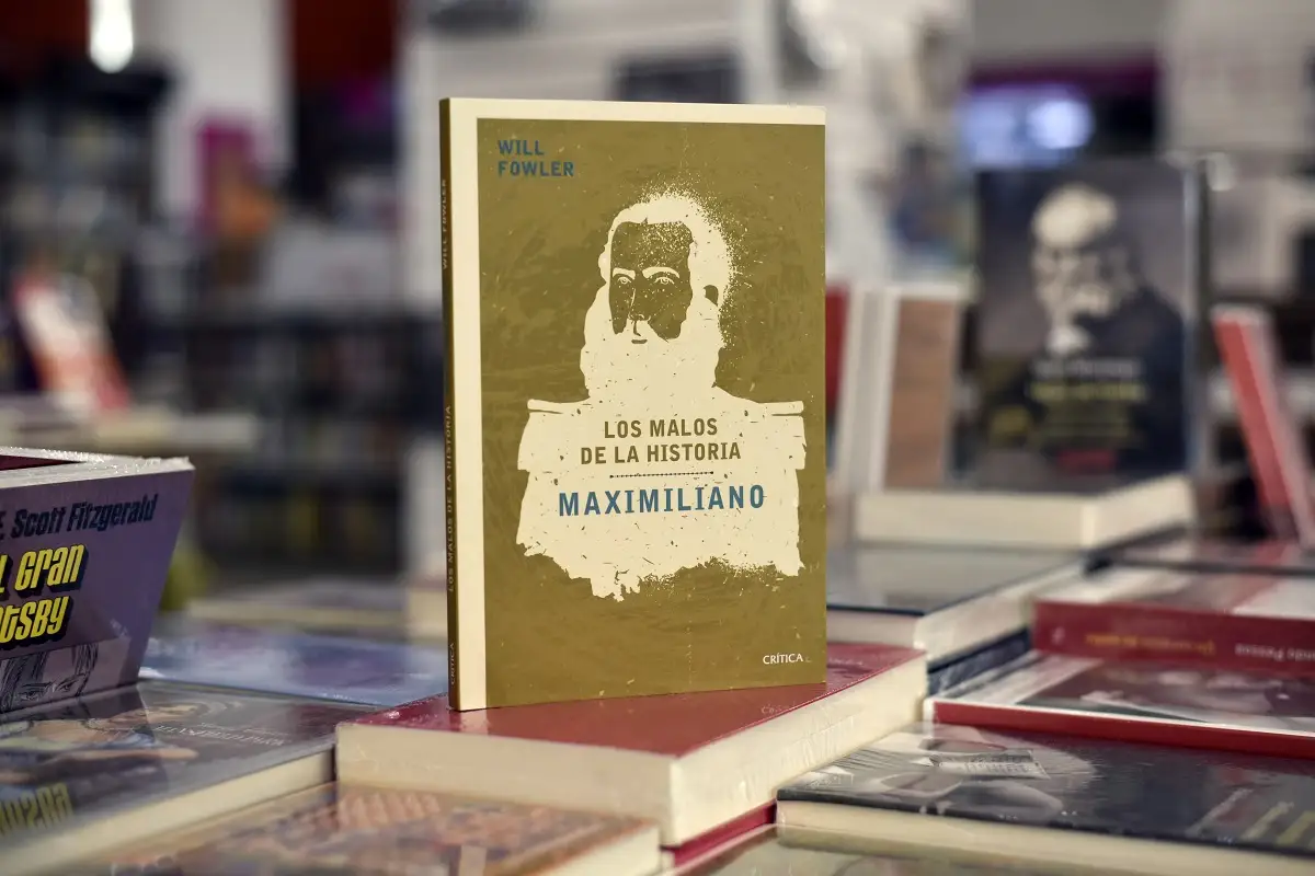 Presentan en la BUAP “Los malos de la historia: Maximiliano”, obra del historiador español, Will Fowler