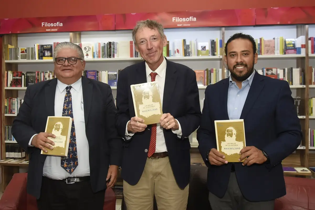 Presentan en la BUAP “Los malos de la historia: Maximiliano”, obra del historiador español, Will Fowler