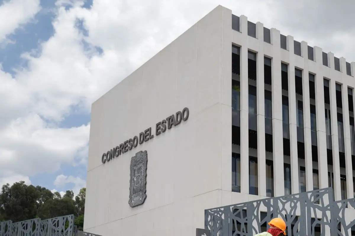 Planean colocar paneles solares en el Congreso de Puebla