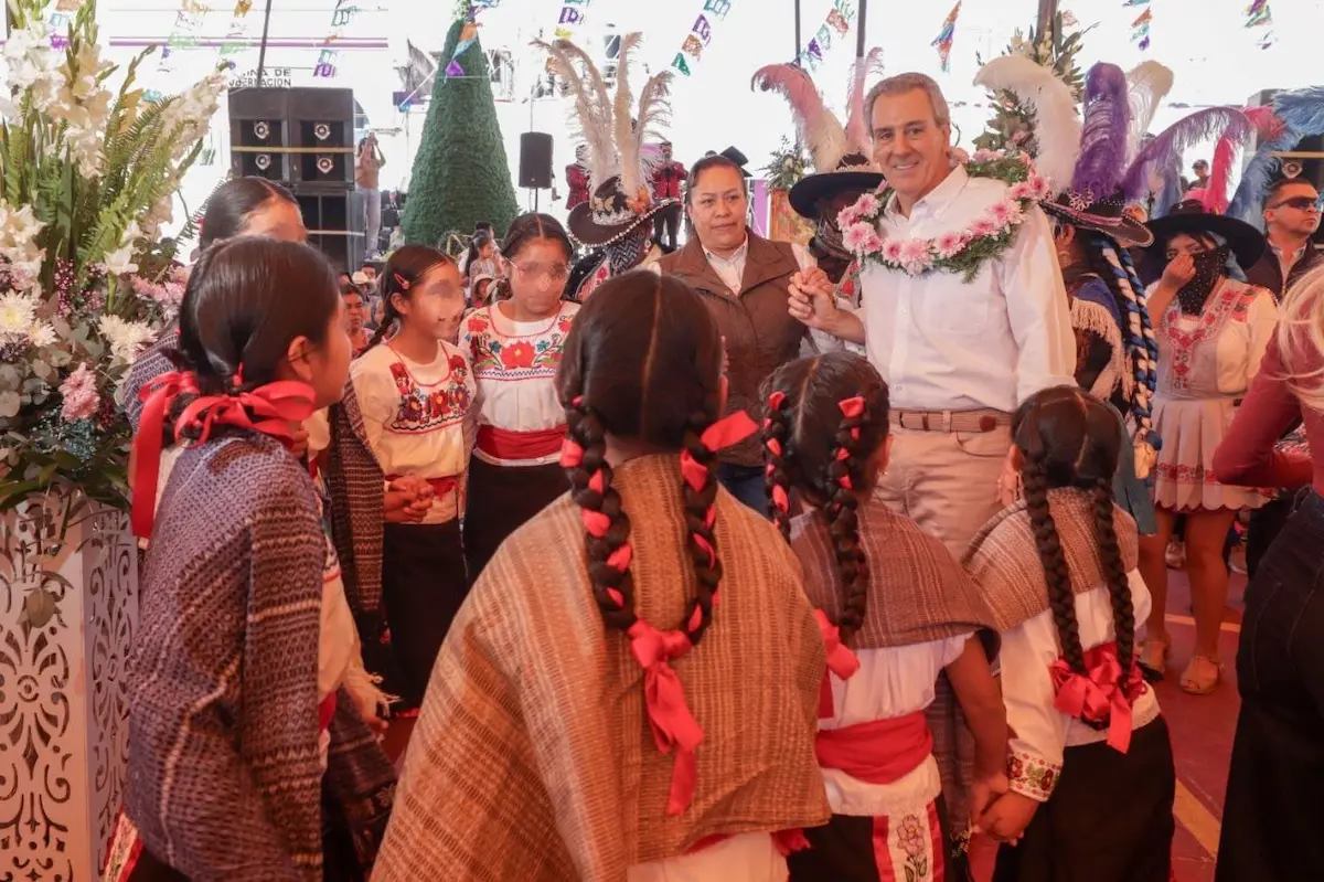 Asiste Pepe Chedraui a celebración del Día del Músico y Feria del Esquimole en Canoa