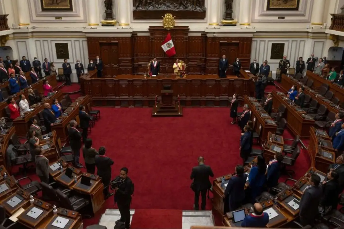 Congreso de Perú declaró persona non grata a Sheinbaum
