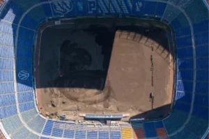 Por rehabilitación del Estadio Cuauhtémoc quitan el césped