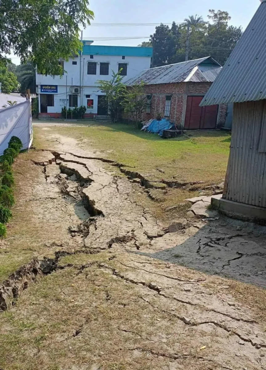 Sismo en Bangladesh deja al menos nueve muertos y más de 300 heridos 3 Sismo en Bangladesh deja al menos nueve muertos y más de 300 heridos