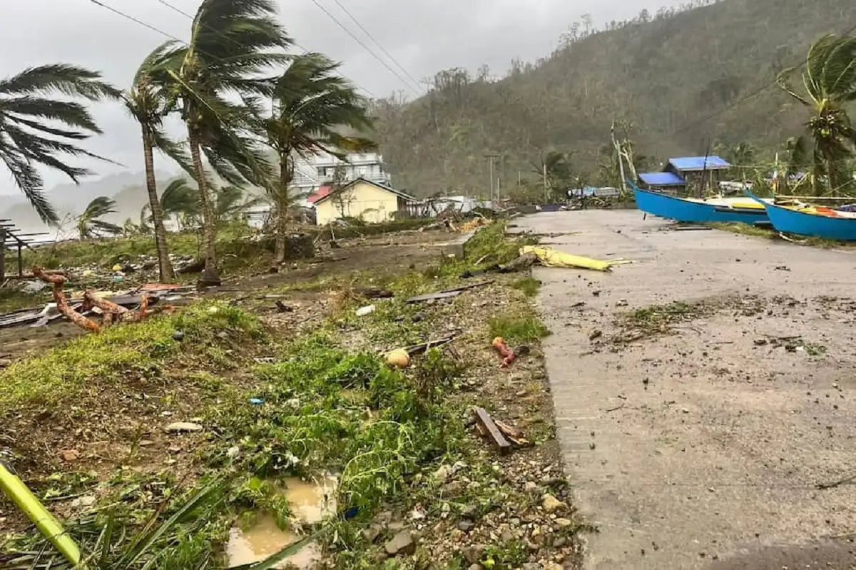Tifón Fung-won deja Filipinas bajo el agua y cinco personas mueren por las inundaciones