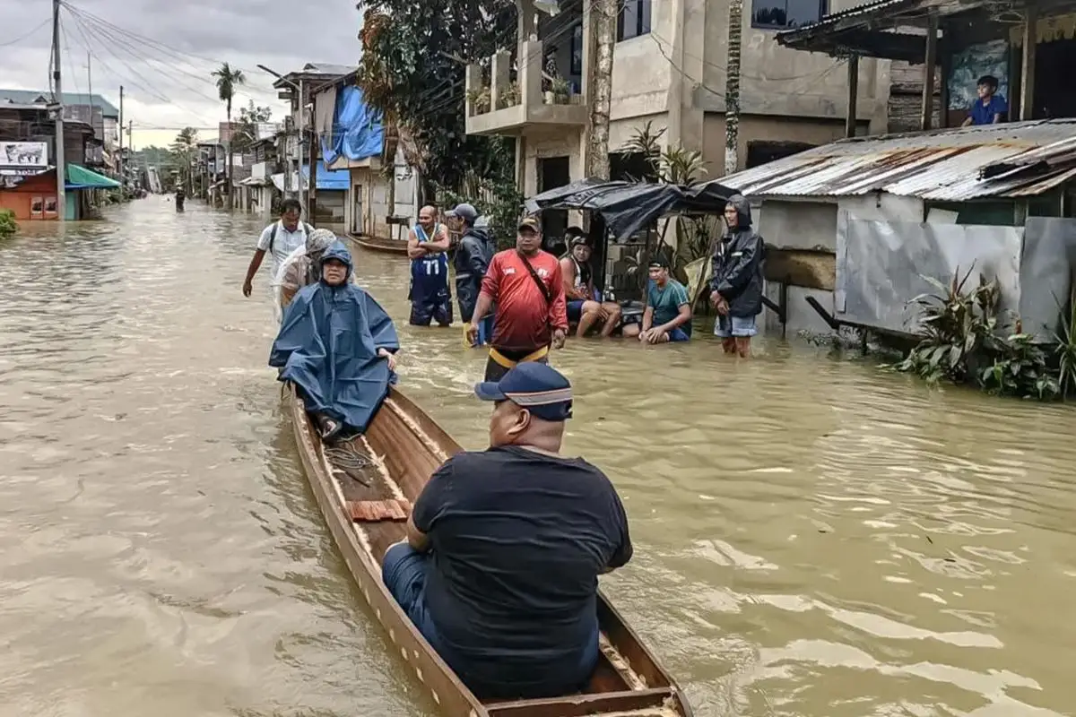 Tifón Fung-won deja Filipinas bajo el agua y cinco personas mueren por las inundaciones