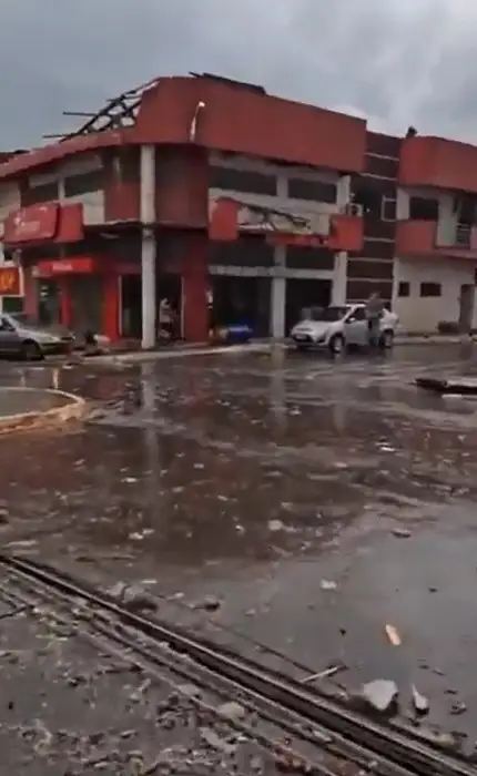 Tornado en Brasil deja devastación en Rio Bonito