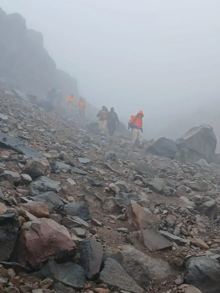 Rescatan a 11 alpinistas desaparecidos en el Citlaltépetl 2 Rescatan a 11 alpinistas desaparecidos en el Citlaltépetl