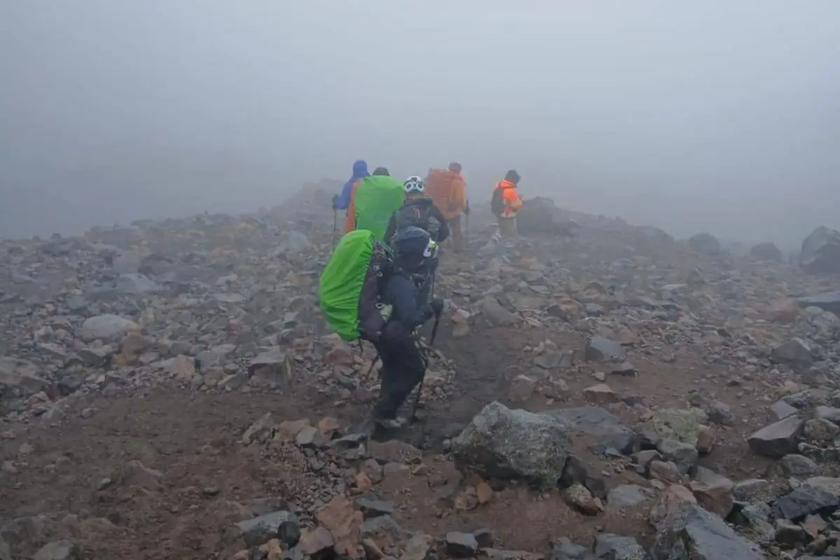 Rescatan a 11 alpinistas desaparecidos en el Citlaltépetl