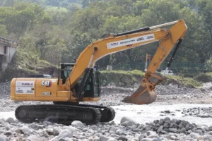 Con módulos de maquinaria, gobierno estatal previene inundaciones en sierra norte