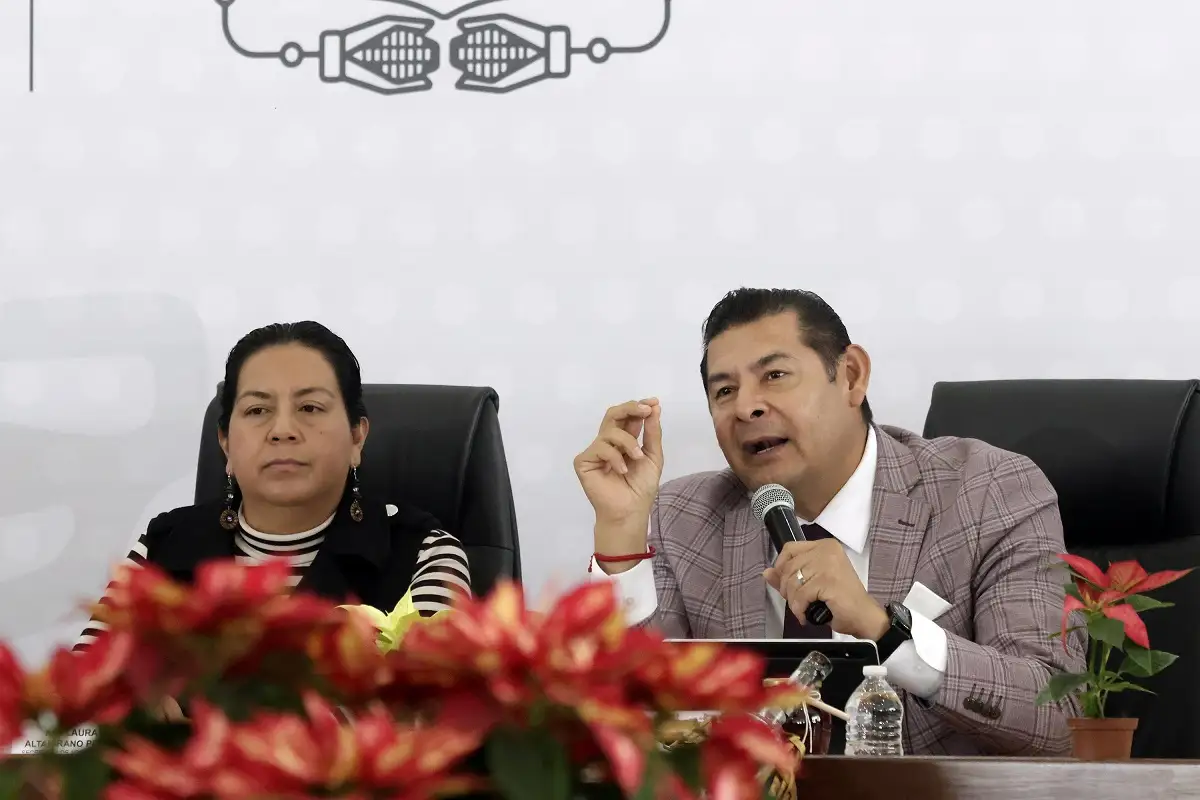 Delincuentes se disfrazan de políticos, revela Armenta 1 Delincuentes se disfrazan de politicos revela Armenta 2