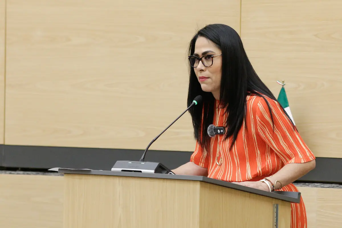 Para frenar discriminación a personas de talla baja, proponen ‘escalón universal’ en Puebla 4 Para frenar discriminación a personas de talla baja, proponen ‘escalón universal’ en Puebla