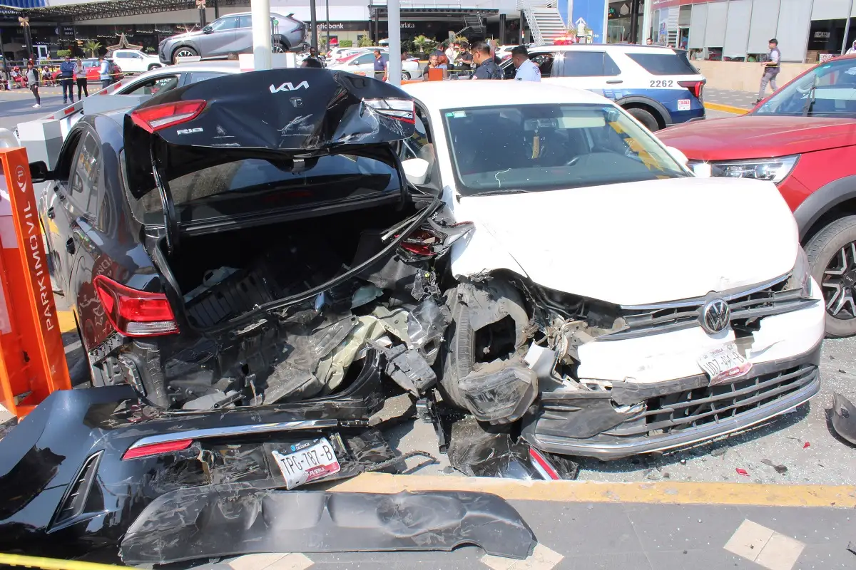 SSP descarta arrancones en accidente múltiple en la Vía Atlixcáyotl