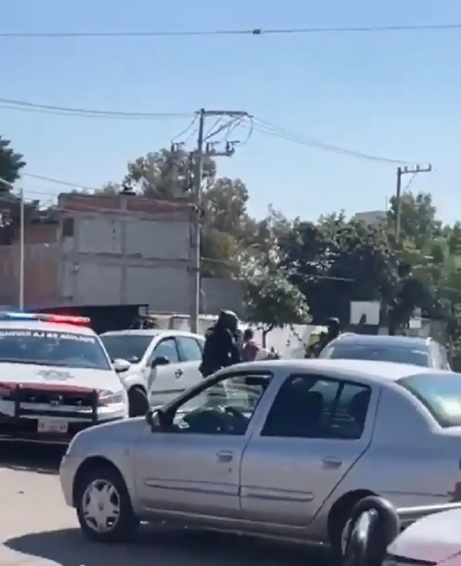 Agreden a policías en San Pablo Xochimehuacan con piedras