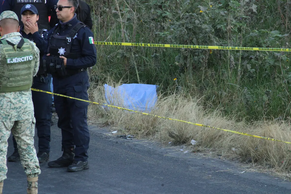 Localizan cadáver junto a la México–Puebla hoy