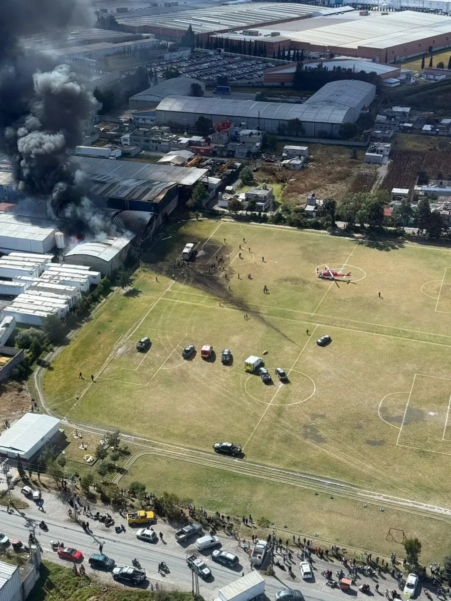 Filtran último audio de piloto de la avioneta impactada en Toluca