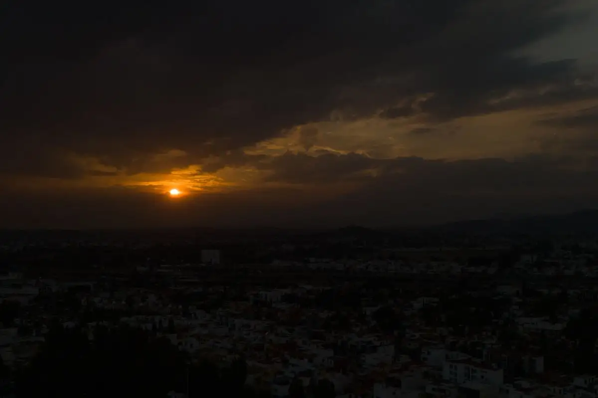 Llega el solsticio de invierno con el día más corto del año; hoy habrá menos luz solar 1 ¿Por qué hoy es el día más corto del año 2025?