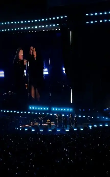 Dua Lipa canta Oye mi amor