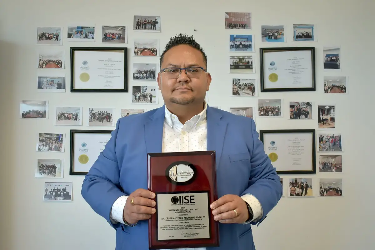 Distinguen a docente BUAP con el Global Outstanding Faculty Advisor Award